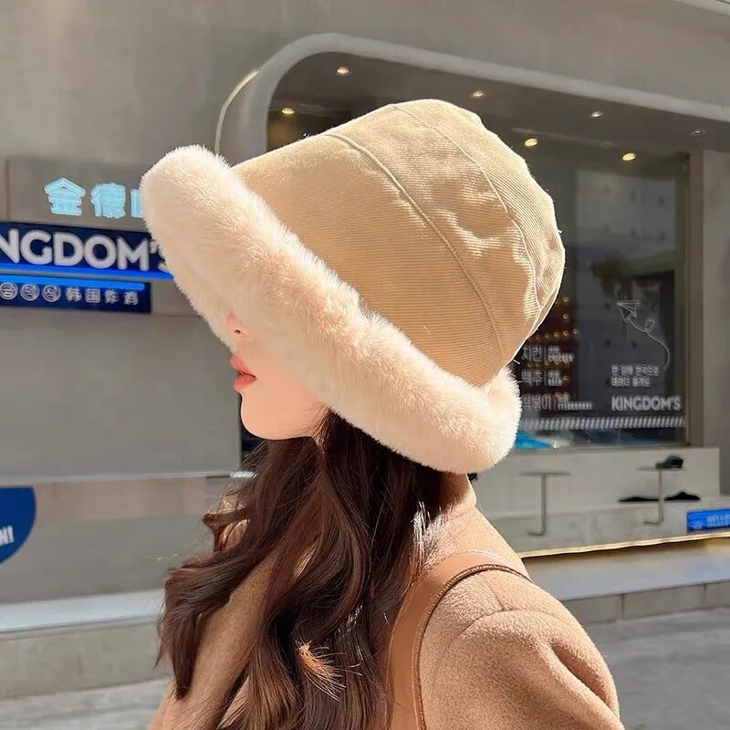 Winter Fur Hat Women Warm Snow Plush Cap Female Faux Fox Fur Bomber Hat Lady Windproof Bucket Hats for Women Russian Hat Ushanka